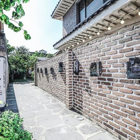 Jeonju Hanok House Hotel Exterior photo