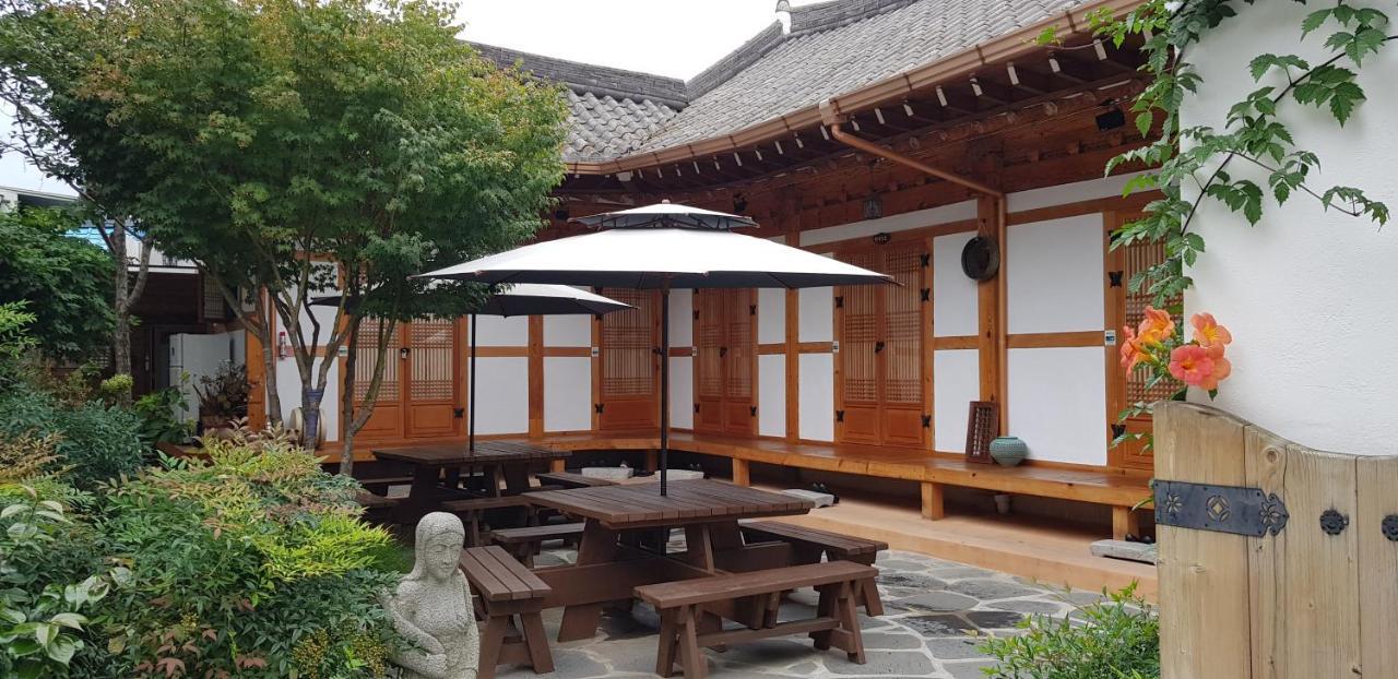 Jeonju Hanok House Hotel Exterior photo